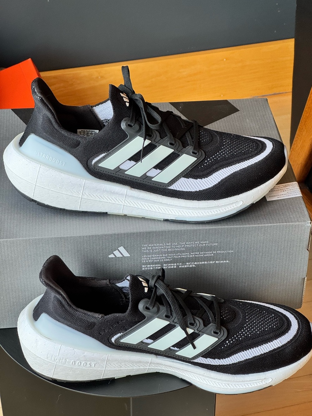Adidas Ultraboost Light - Picture 4 of 7